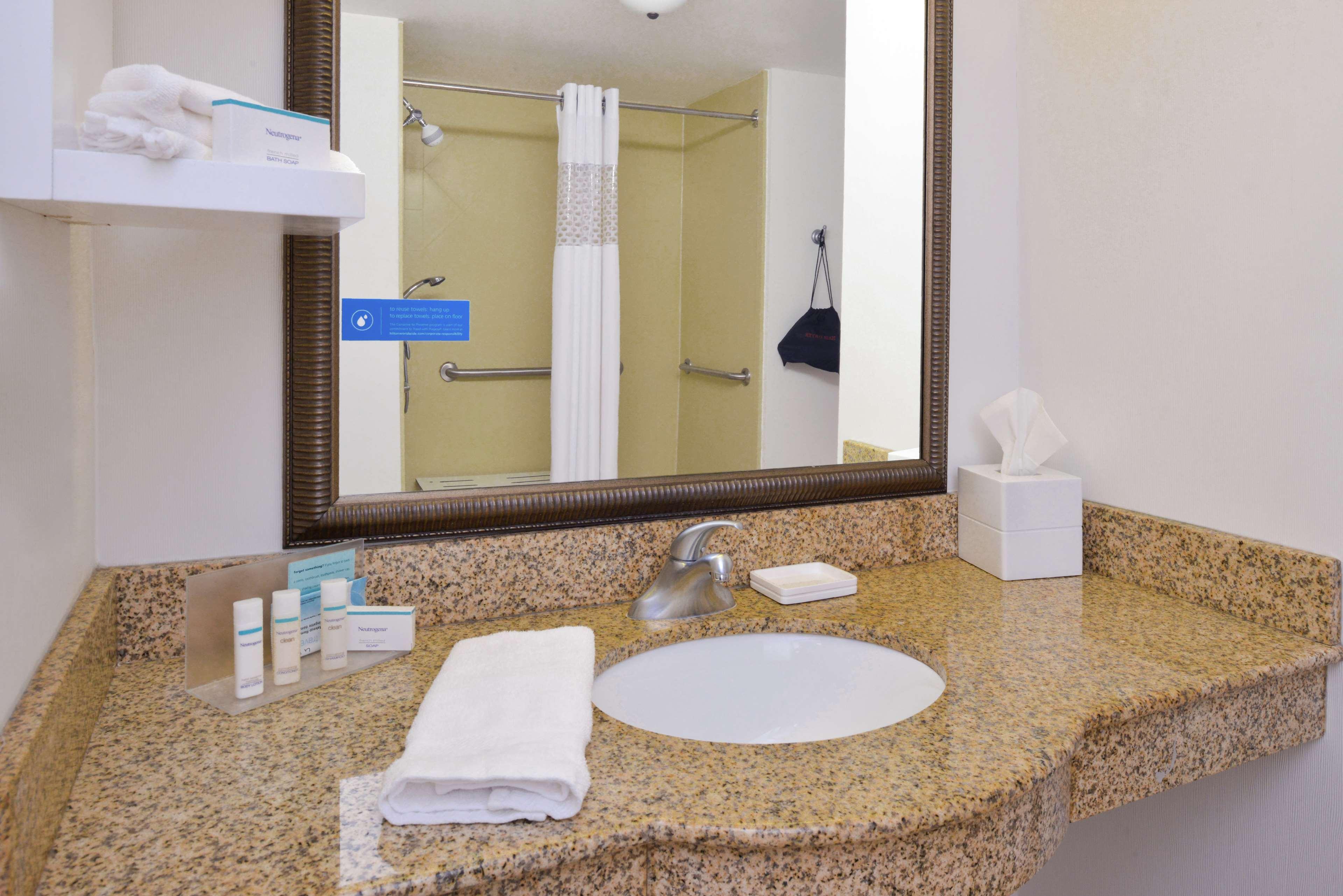 Hampton Inn & Suites Вілмінгтон Екстер'єр фото